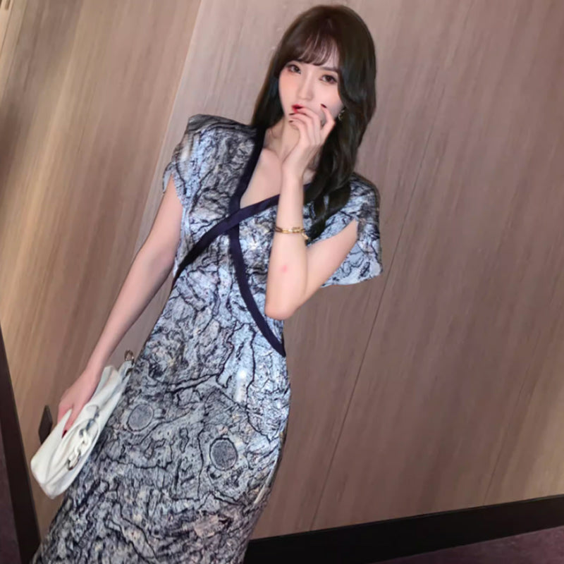 Vネックフリルスリーブワンピース