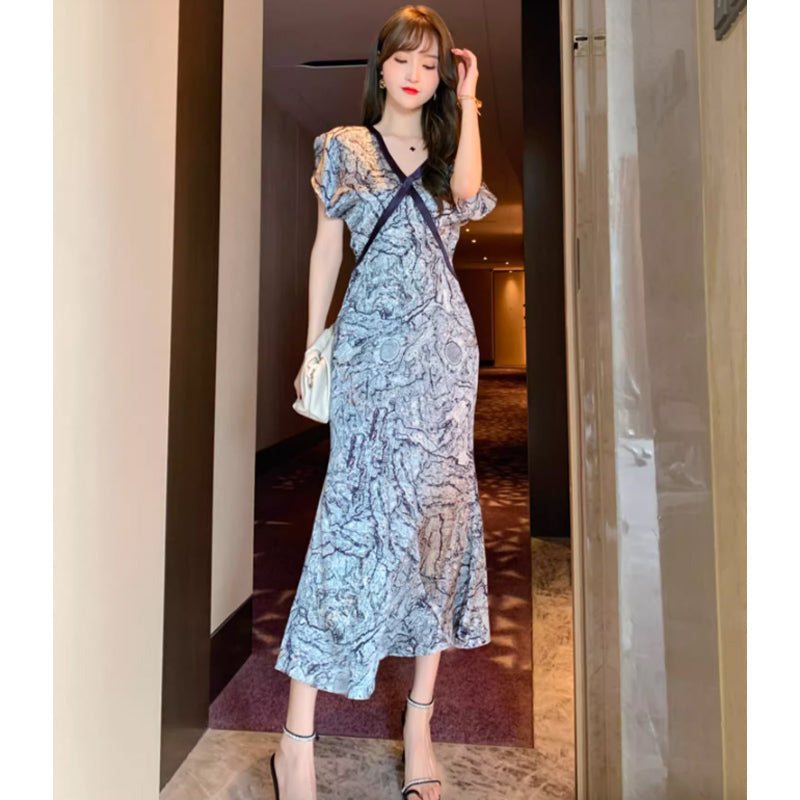 Vネックフリルスリーブワンピース