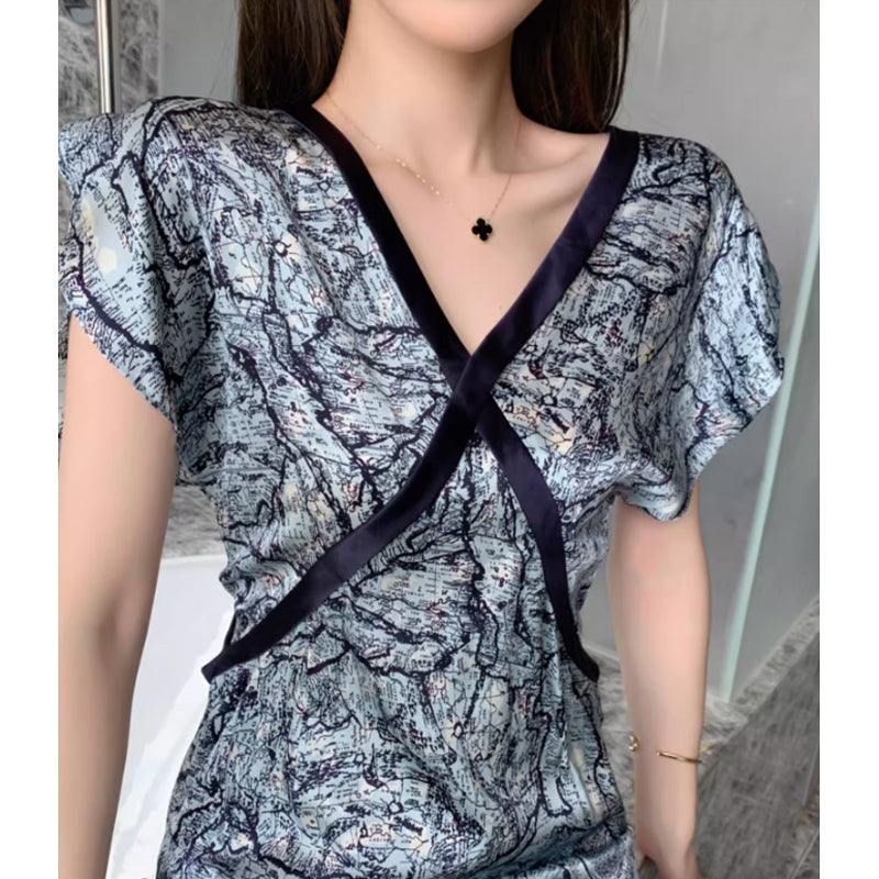 Vネックフリルスリーブワンピース