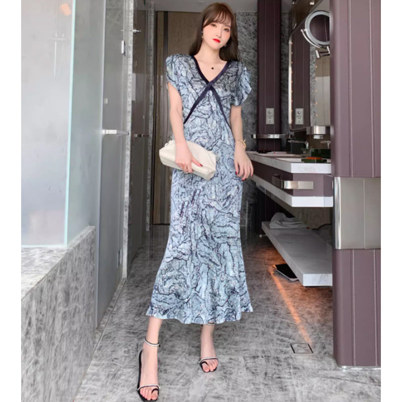 Vネックフリルスリーブワンピース