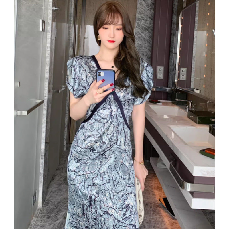 Vネックフリルスリーブワンピース