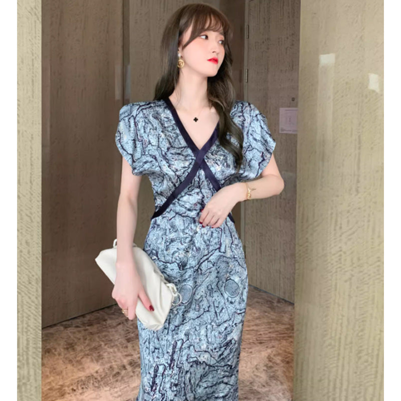 Vネックフリルスリーブワンピース