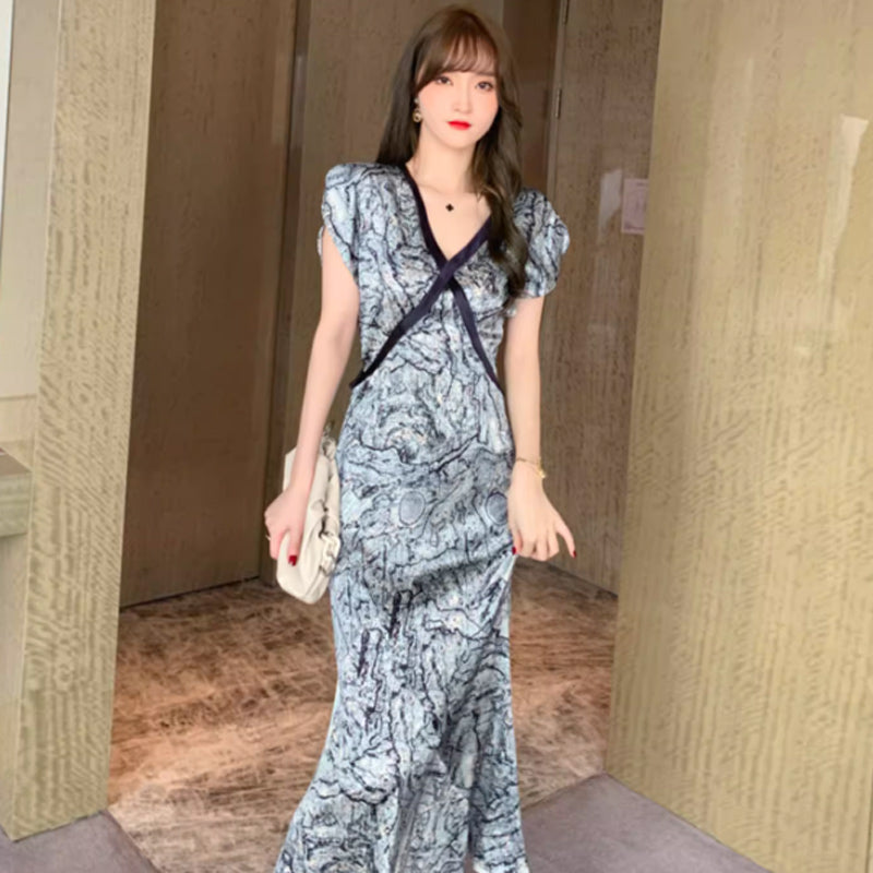 Vネックフリルスリーブワンピース