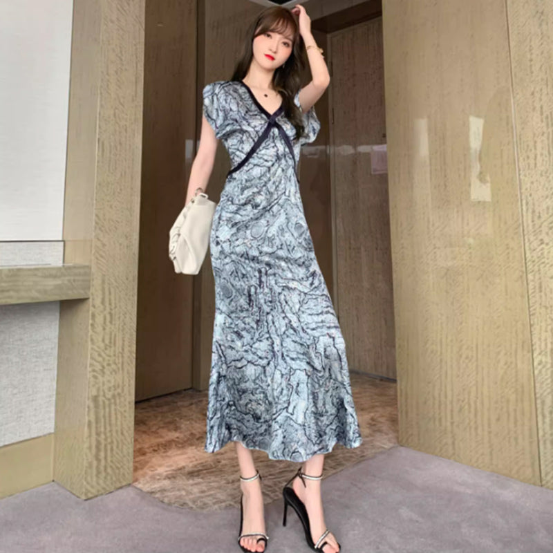 Vネックフリルスリーブワンピース