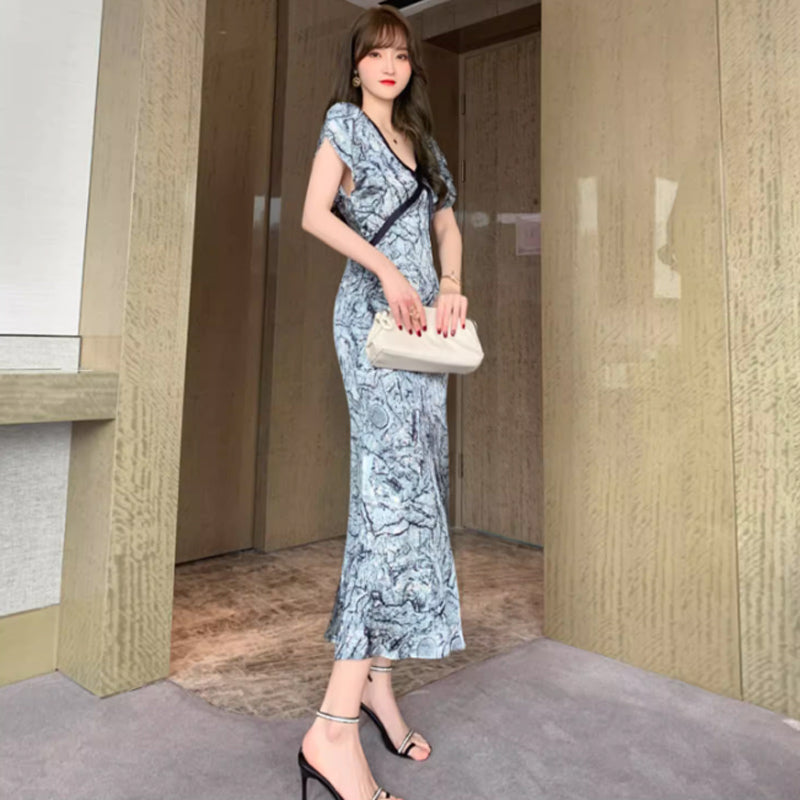 Vネックフリルスリーブワンピース