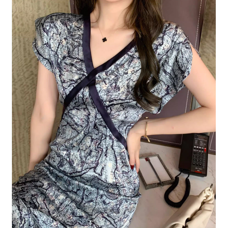 Vネックフリルスリーブワンピース