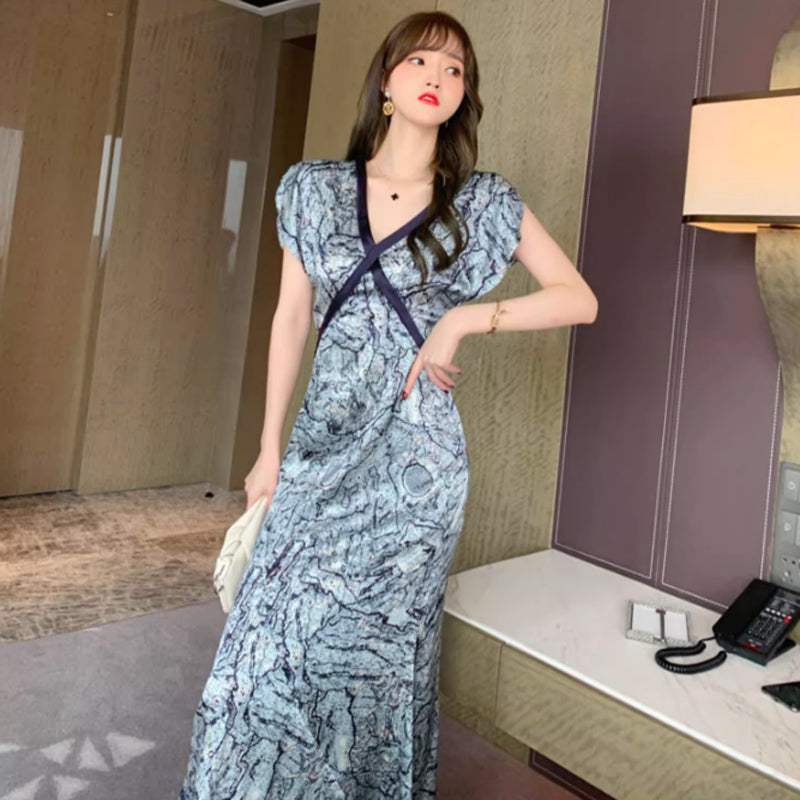 Vネックフリルスリーブワンピース