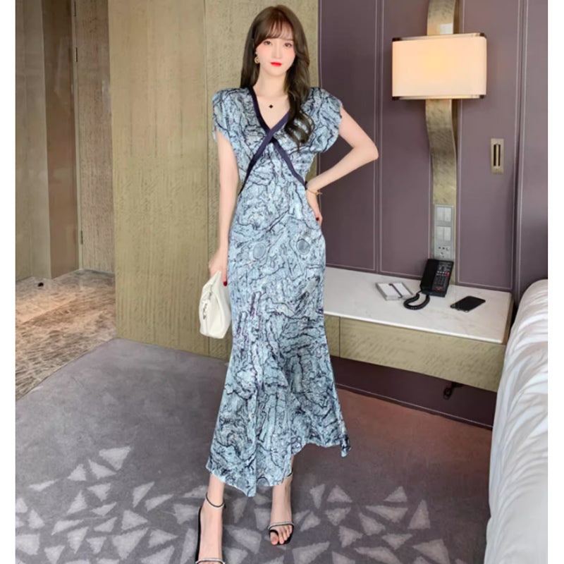 Vネックフリルスリーブワンピース