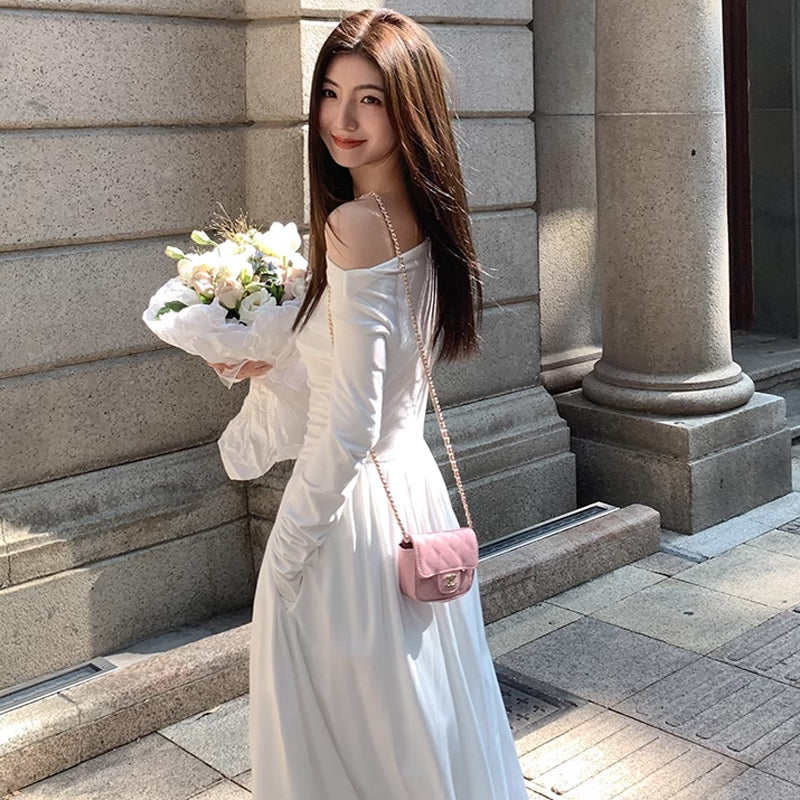 オフショルダーホワイトワンピース