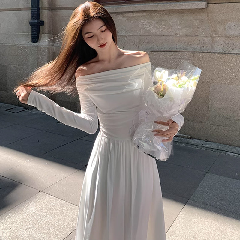 オフショルダーホワイトワンピース