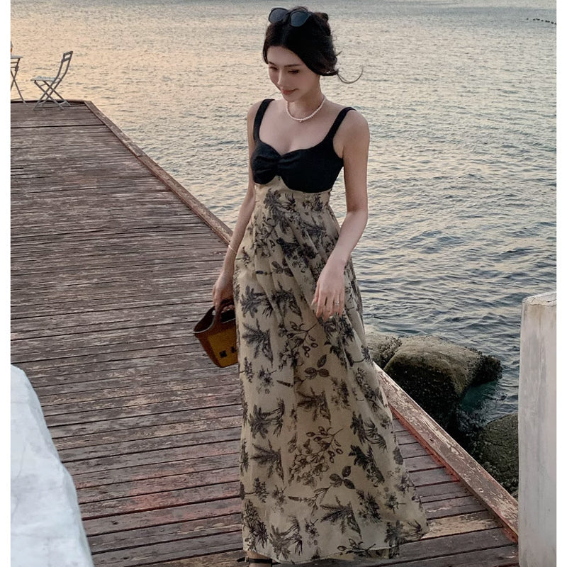 ブラックカーディガン×シックフラワーワンピース