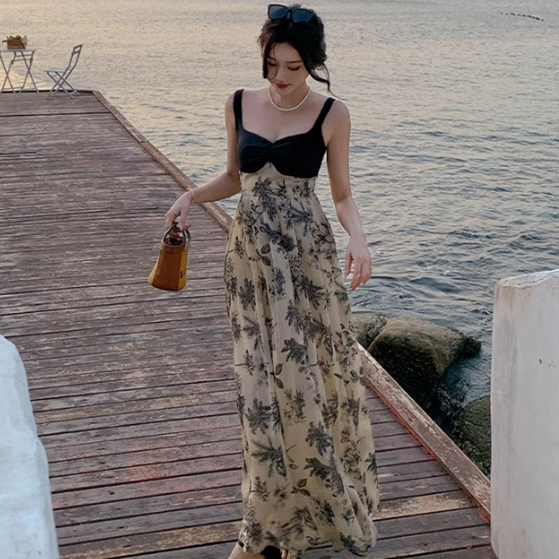 ブラックカーディガン×シックフラワーワンピース