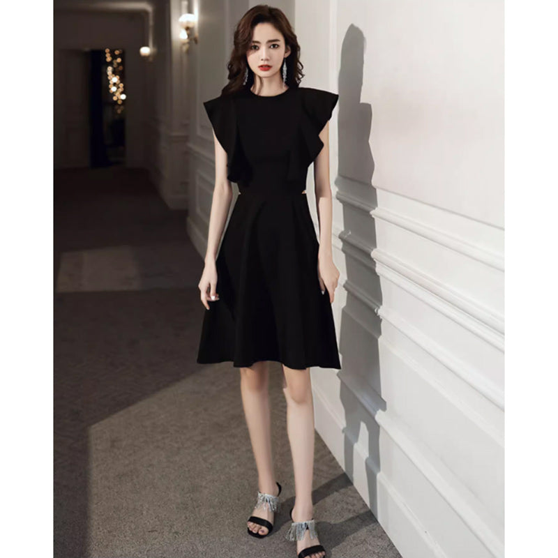 フリルスリーブブラックワンピース