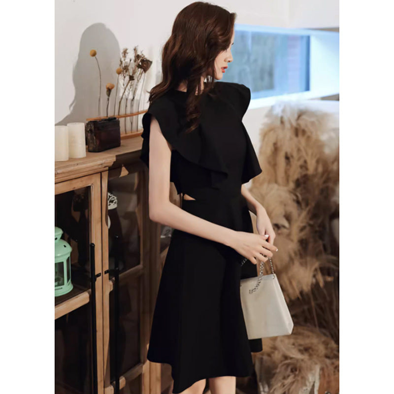 フリルスリーブブラックワンピース