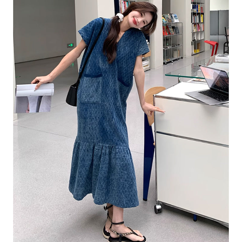 裾フレアVネックワンピース