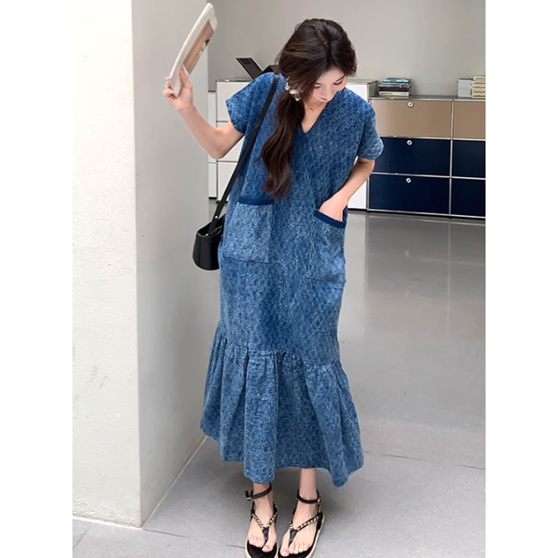 裾フレアVネックワンピース