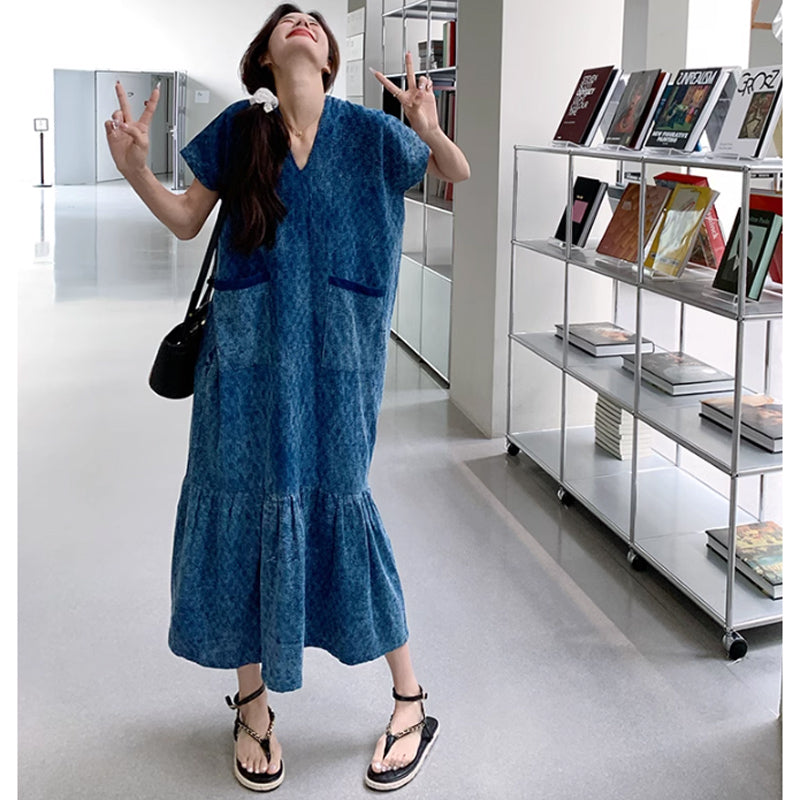 裾フレアVネックワンピース