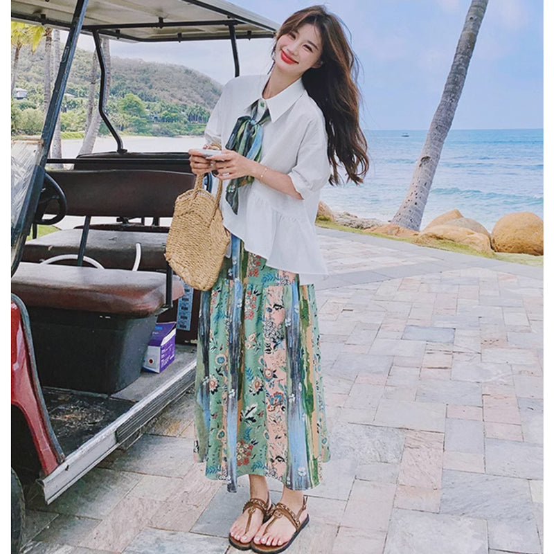 裾フレアブラウス×ボタニカルロングスカート