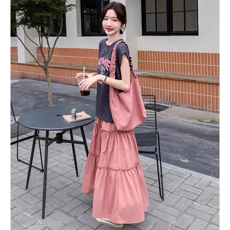 プリントTシャツ×ティアードスカート