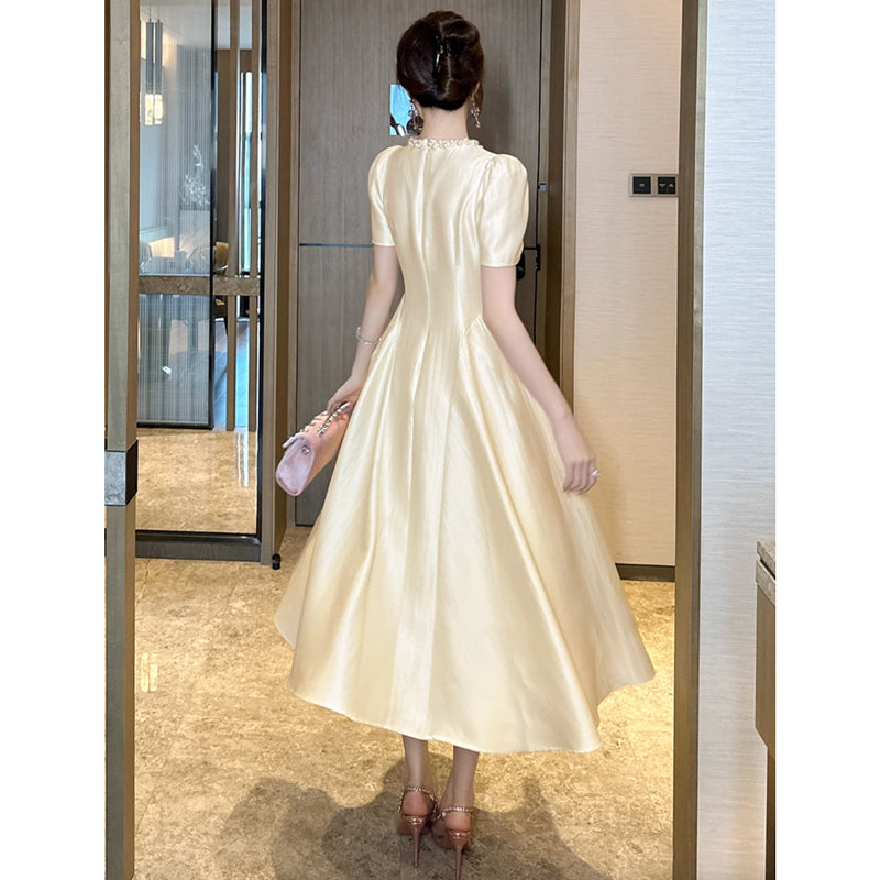 パフスリーブフレアワンピース