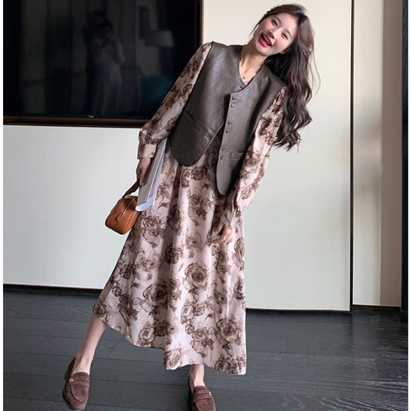 レザーベスト×ローズワンピース