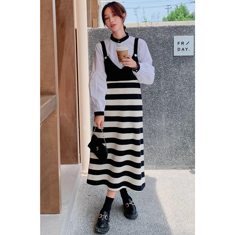 モノトーンブラウス×ボーダーサロペットスカート