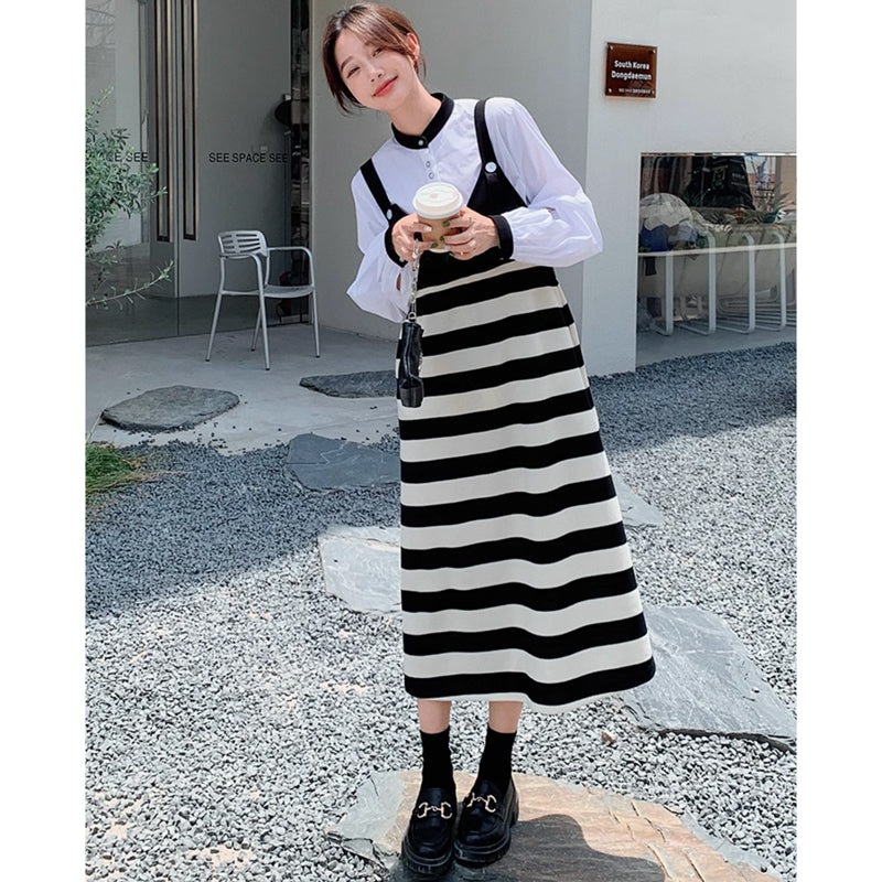 モノトーンブラウス×ボーダーサロペットスカート