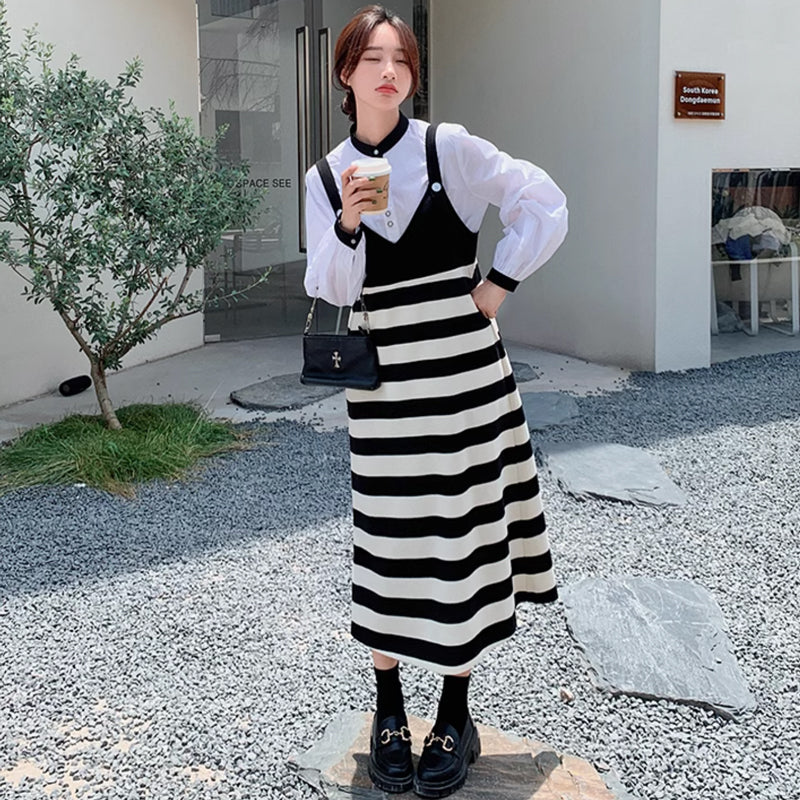 モノトーンブラウス×ボーダーサロペットスカート