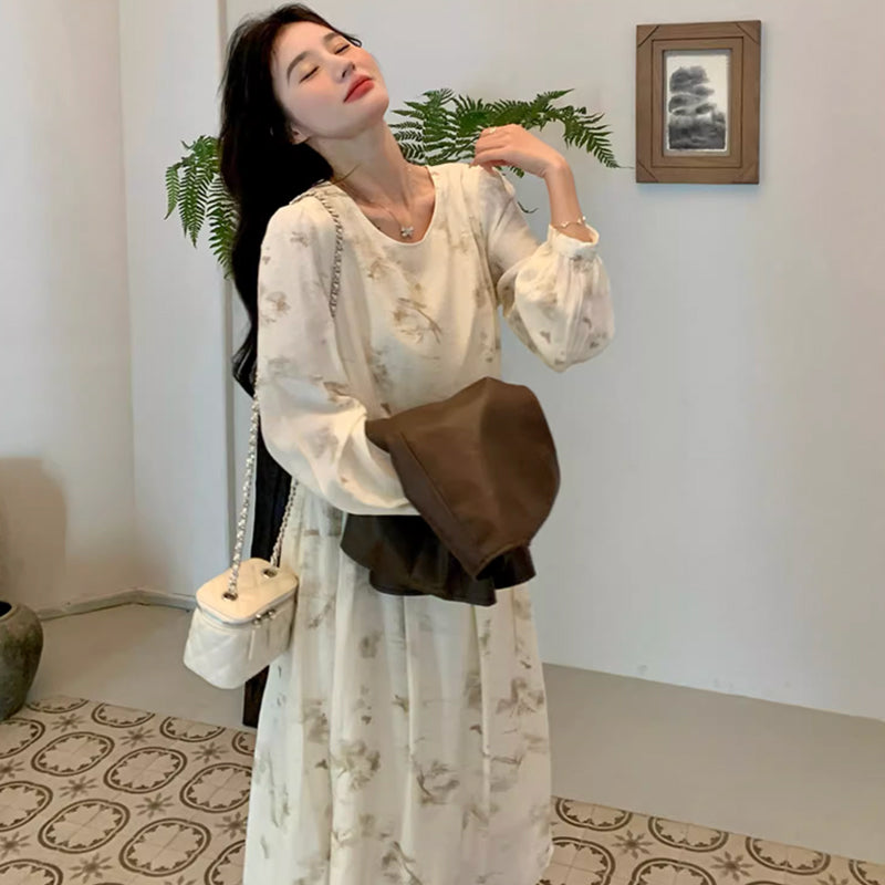 レザーベスト×ラウンドネックシフォンワンピース