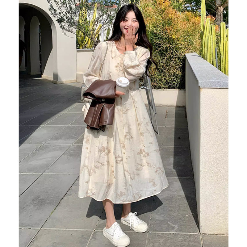 レザーベスト×ラウンドネックシフォンワンピース