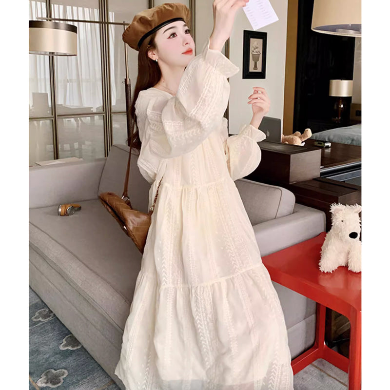 ナチュラルホワイトワンピース