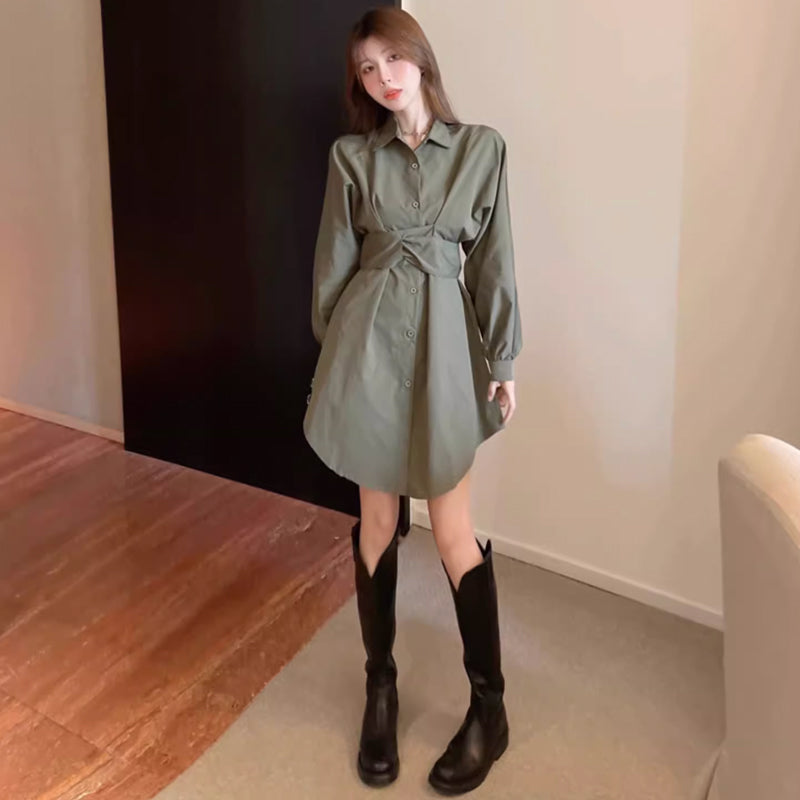 ミリタリーロングシャツ×ショートパンツ