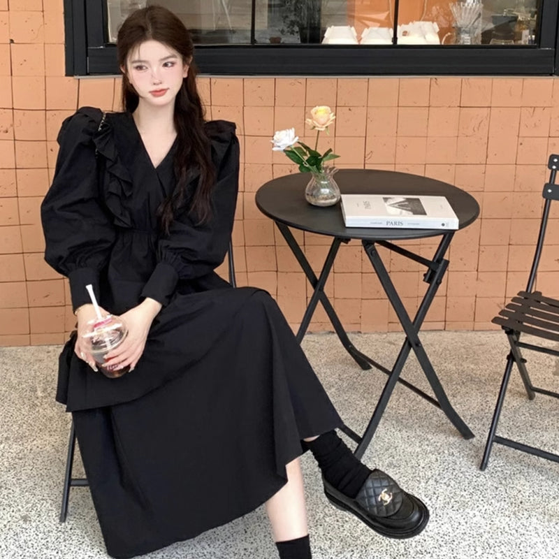 Vネックブラックフリルワンピース