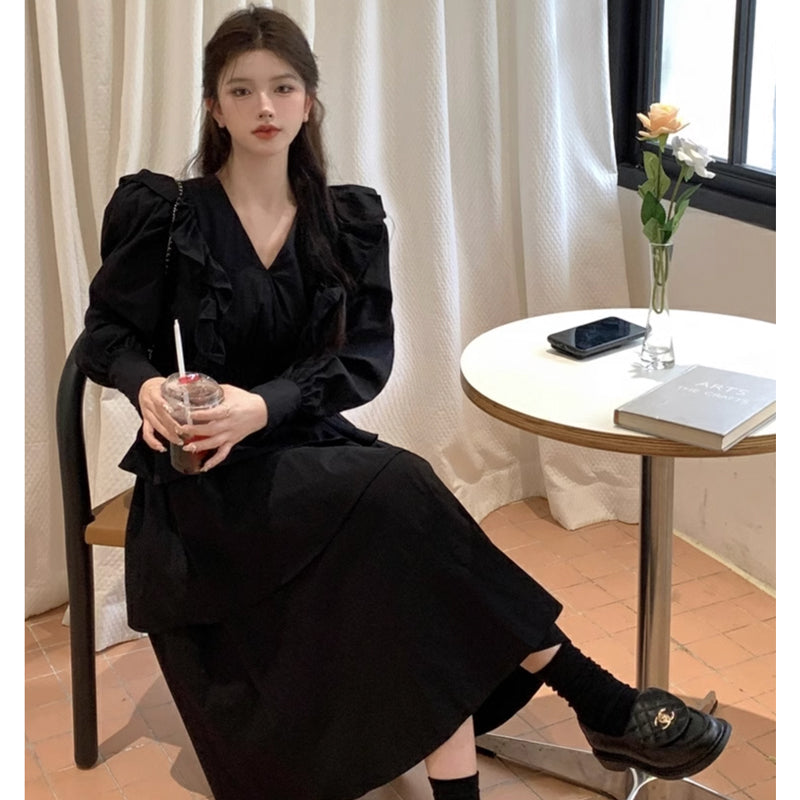 Vネックブラックフリルワンピース