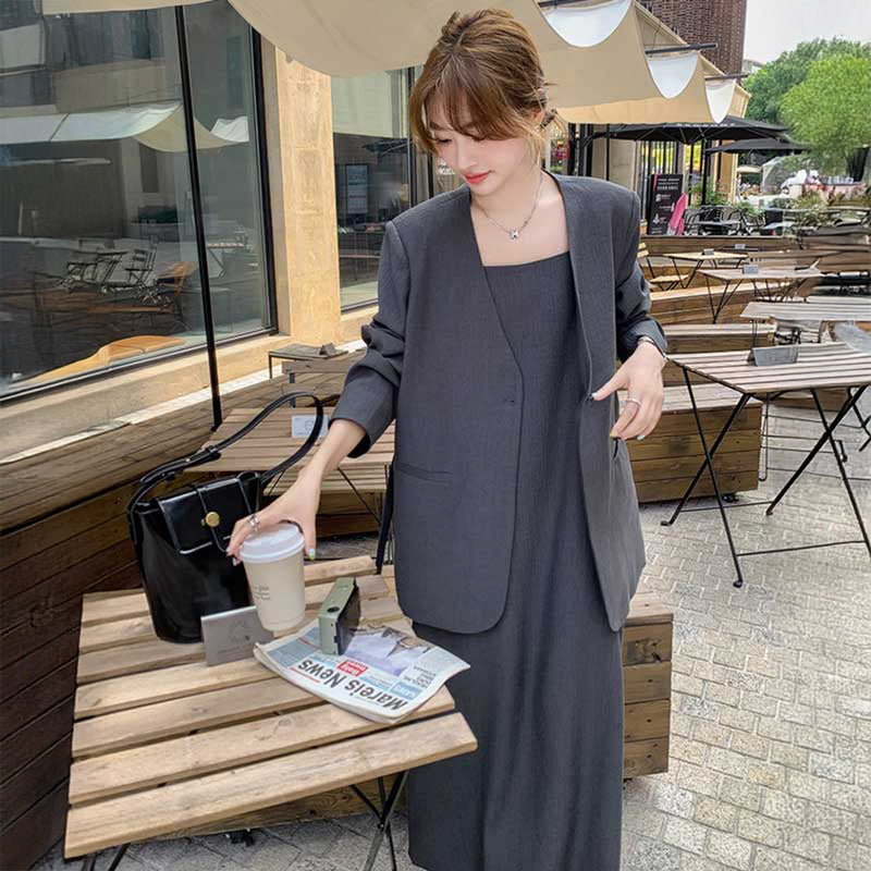 ノーカラージャケット×マキシ丈ワンピース