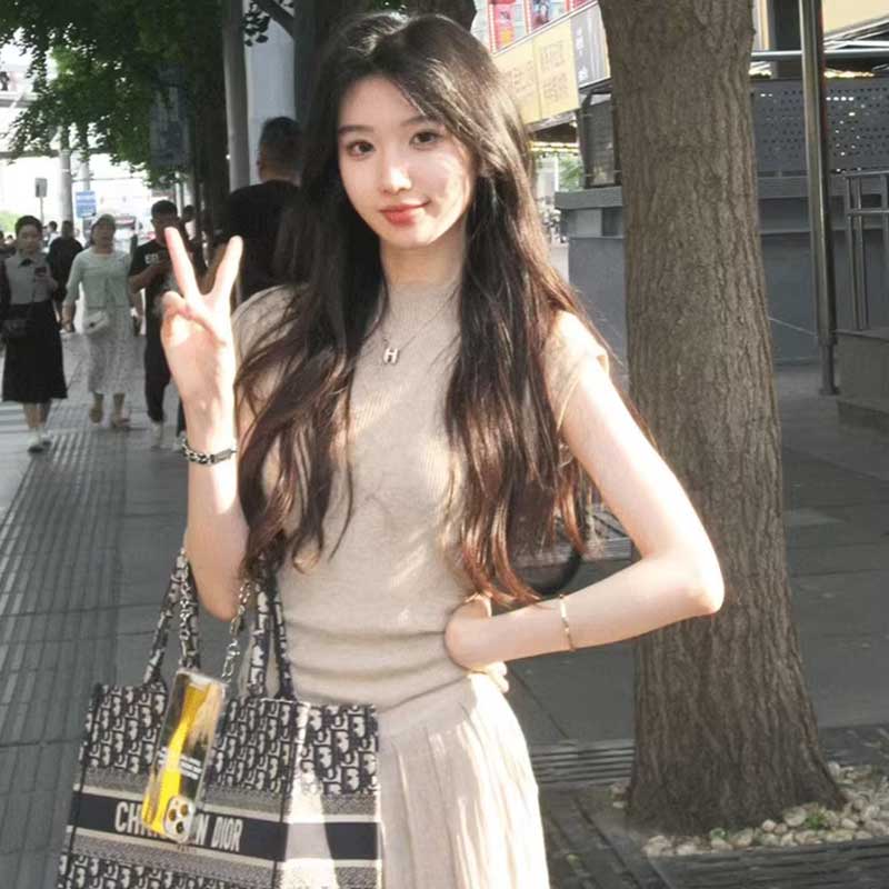 フレンチスリーブニットトップ