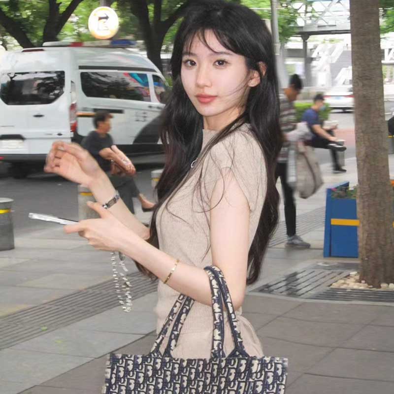 フレンチスリーブニットトップ