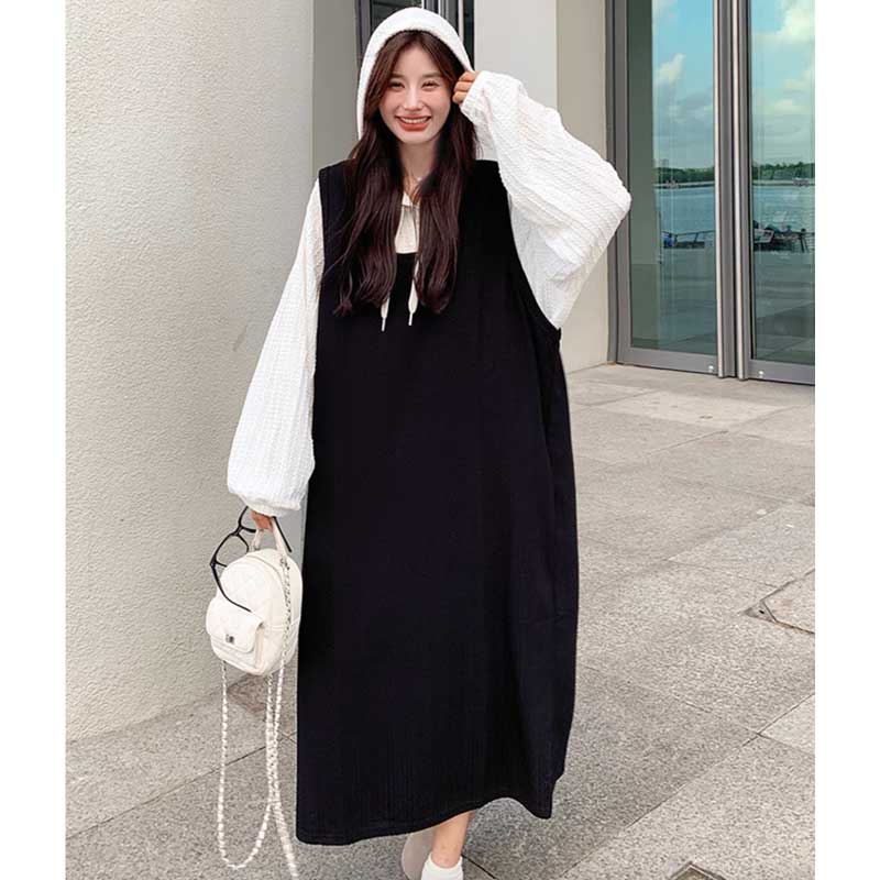 フード付きブラウス×ノースリーブワンピース