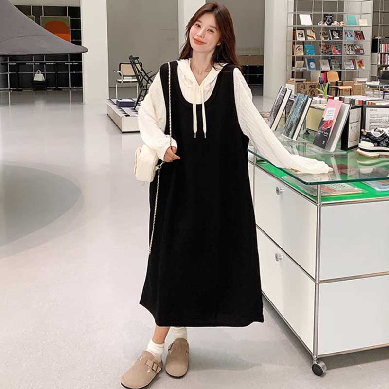 フード付きブラウス×ノースリーブワンピース