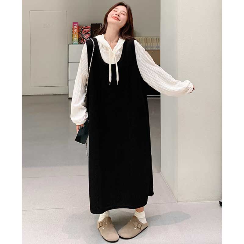 フード付きブラウス×ノースリーブワンピース