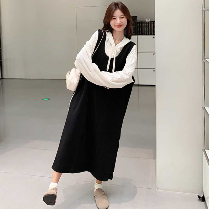 フード付きブラウス×ノースリーブワンピース