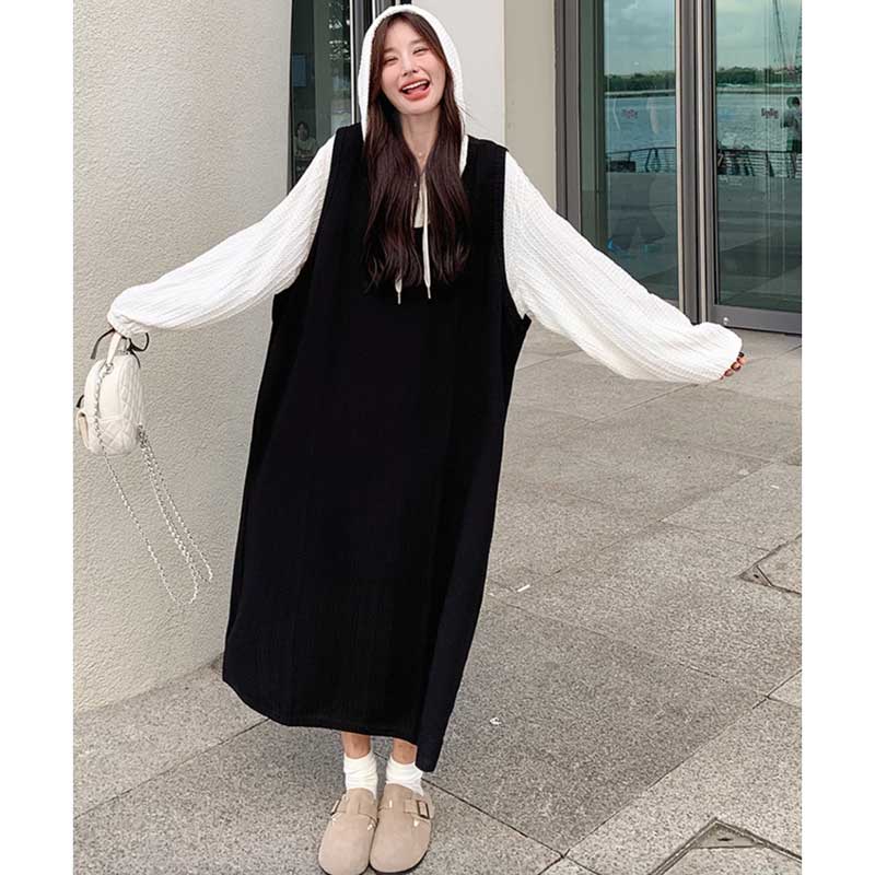 フード付きブラウス×ノースリーブワンピース