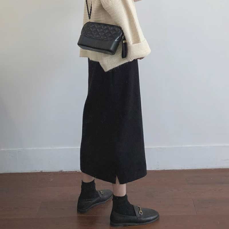 サイドスリットニットスカート