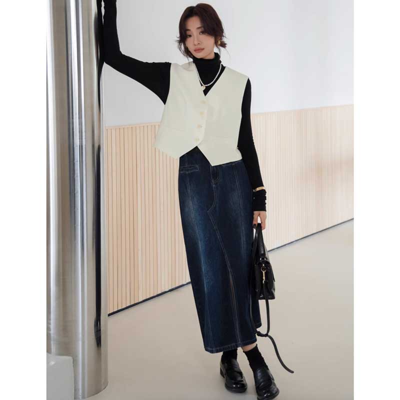 センタースリットデニムスカート