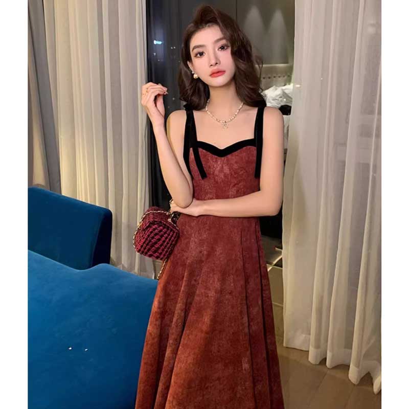 ブラックリボンストラップワンピース