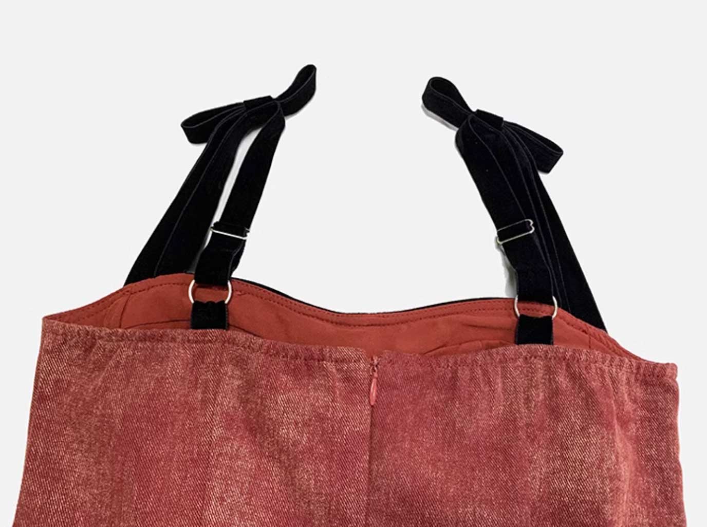 ブラックリボンストラップワンピース