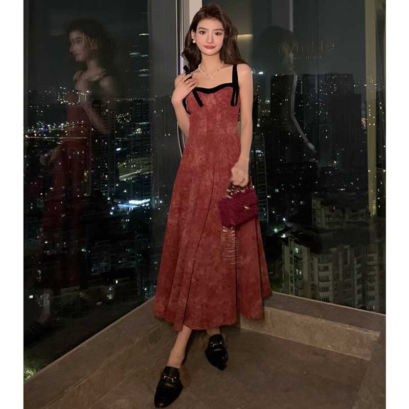 ブラックリボンストラップワンピース