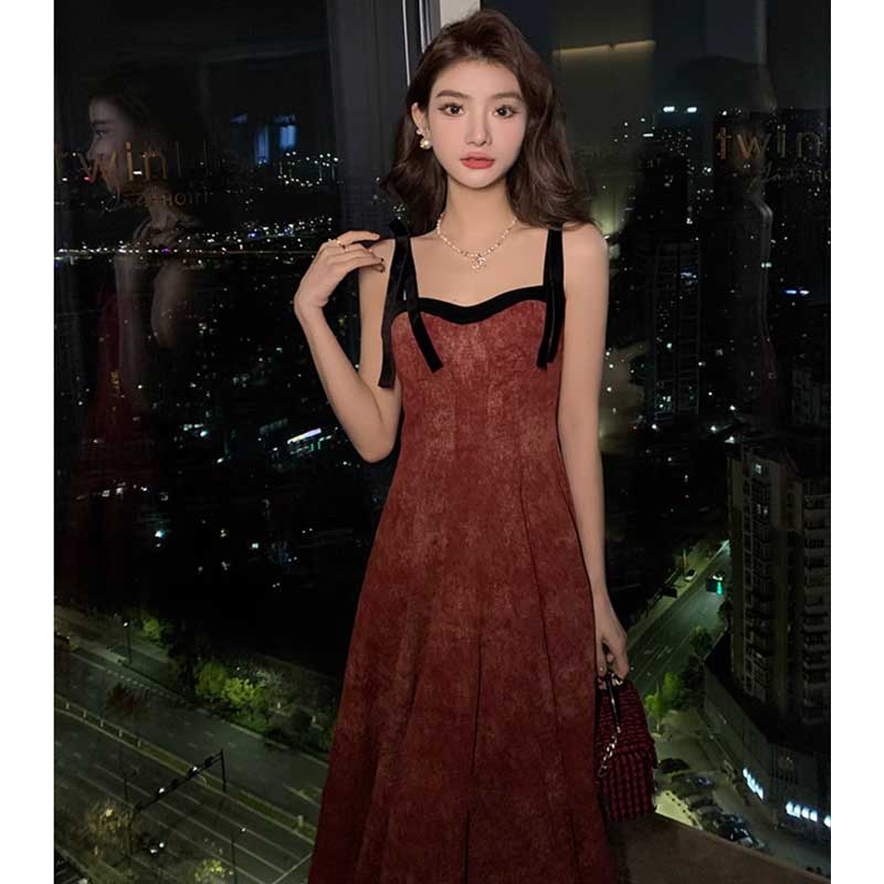 ブラックリボンストラップワンピース