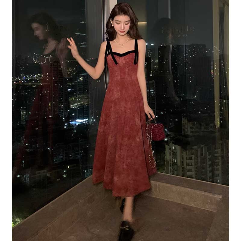 ブラックリボンストラップワンピース