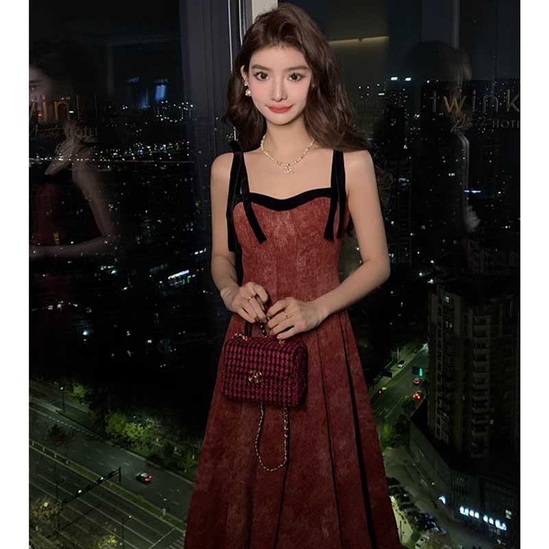 ブラックリボンストラップワンピース